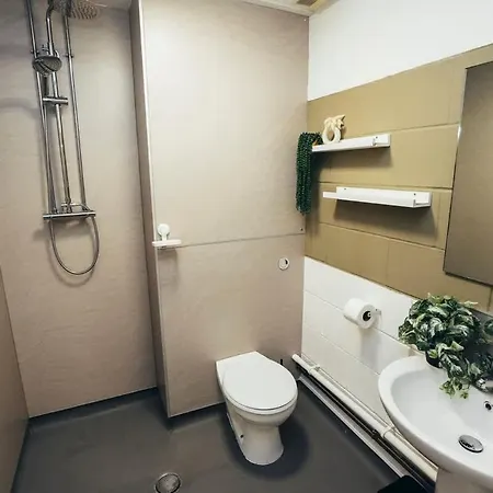 1br Centre Apt, Self Check In, Wifi, By Derbnb Dom wakacyjny *