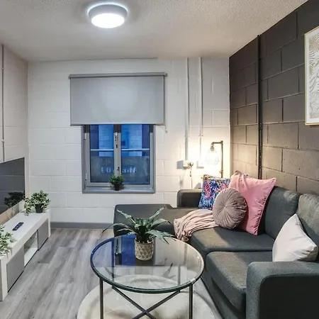 1br Centre Apt, Self Check In, Wifi, By Derbnb