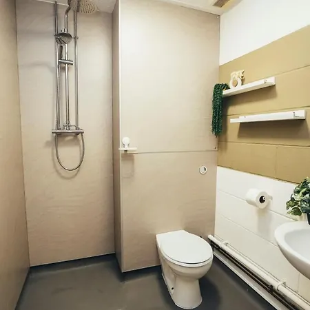 1br Centre Apt, Self Check In, Wifi, By Derbnb *